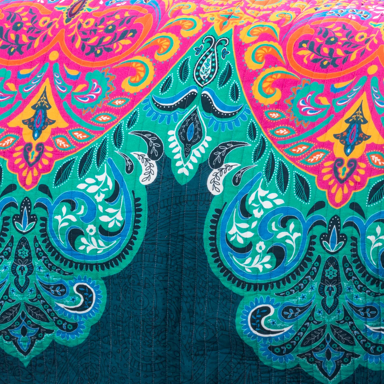 Turquoise & Hot Pink Ornate Paisley Boho Chic Full/Queen 3-Piece Quilt Set 5 Turquoise & Hot Pink Ornate Paisley Boho Chic Full/Queen 3-Piece Quilt Set - Image 3