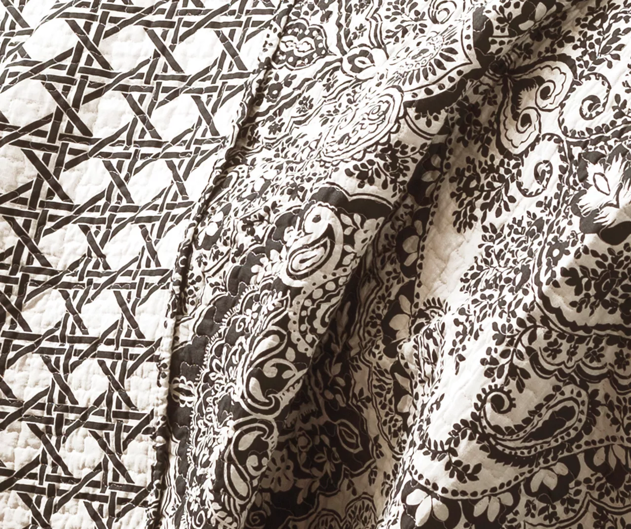 Aubree Black & White Full/Queen 3-Piece Quilt Set 5 Aubree Black & White Full/Queen 3-Piece Quilt Set - Image 3