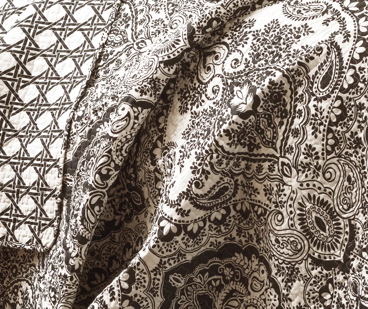 Aubree Black & White Full/Queen 3-Piece Quilt Set 8 Aubree Black & White Full/Queen 3-Piece Quilt Set - Image 6