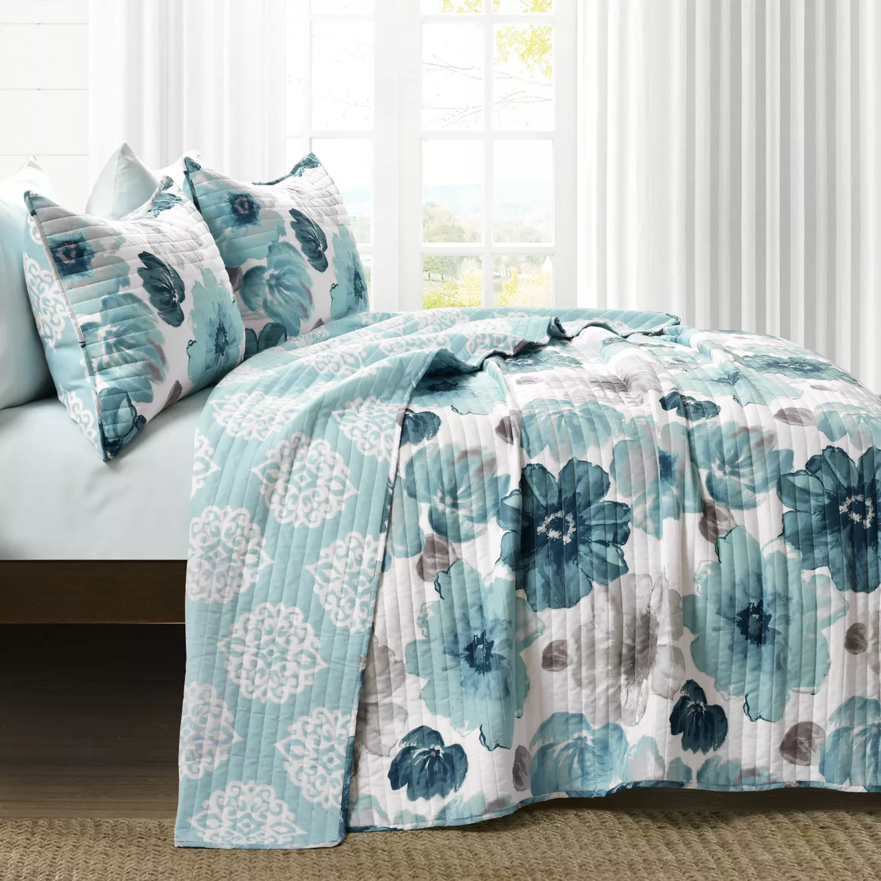Leah White & Blue Floral Full/Queen 3-Piece Quilt Set 4 Leah White & Blue Floral Full/Queen 3-Piece Quilt Set - Image 2