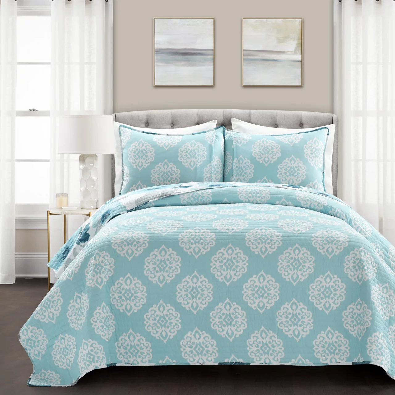 Leah White & Blue Floral Full/Queen 3-Piece Quilt Set 9 Leah White & Blue Floral Full/Queen 3-Piece Quilt Set - Image 7