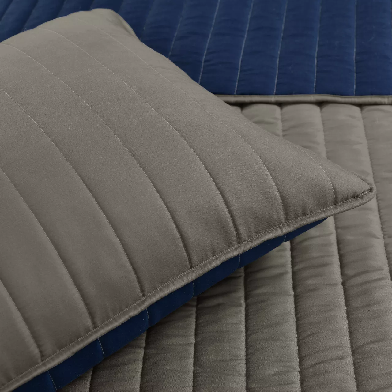 All-Season 3-Piece Coverlet Quilt Set 22 All-Season 3-Piece Coverlet Quilt Set - Image 20