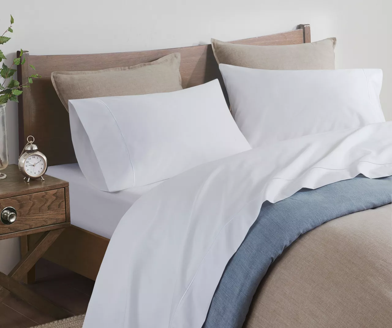 White 600-Thread Count Pima Cotton King 4-Piece Sheet Set 4 White 600-Thread Count Pima Cotton King 4-Piece Sheet Set - Image 2