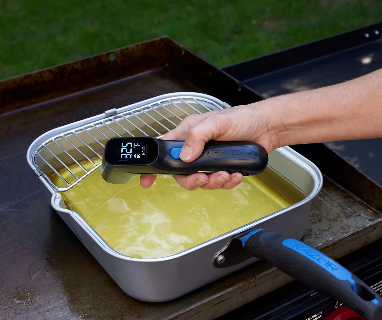 RAZOR Digital Infrared Thermometer With Instant Food Probe 9 RAZOR Digital Infrared Thermometer With Instant Food Probe - Image 7