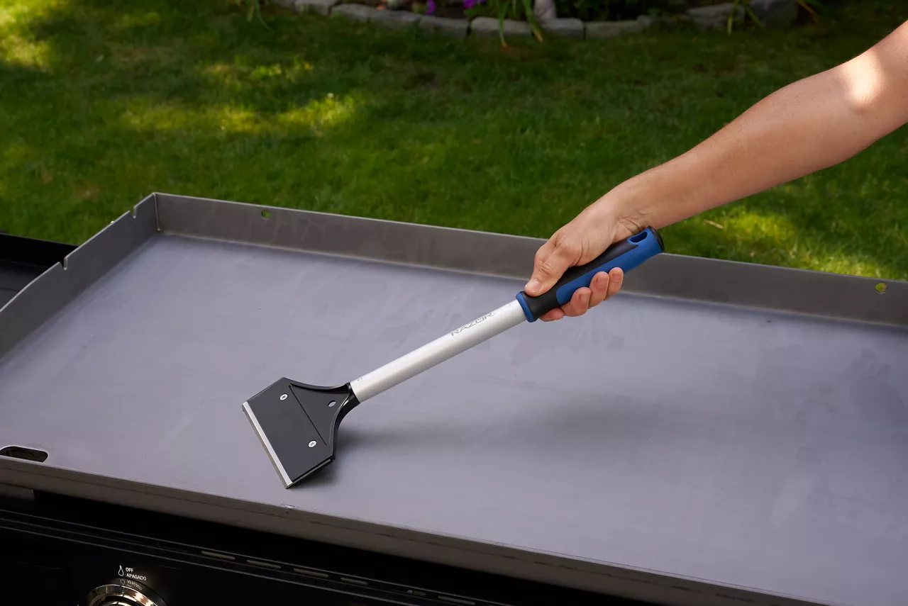 RAZOR Stainless Steel Griddle Scraper 6 RAZOR Stainless Steel Griddle Scraper - Image 4